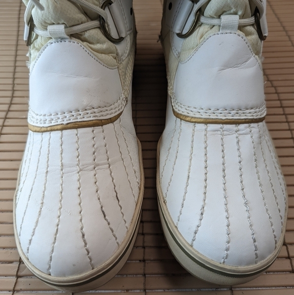 Skechers Skech-tex Waterproof  Womens white Boots Size 8.5M faux coyote fur line - Picture 6 of 11